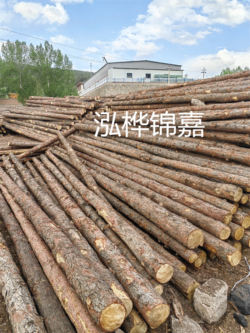 松木樁防腐施工圖片-保護(hù)環(huán)境，延長(zhǎng)使用壽命